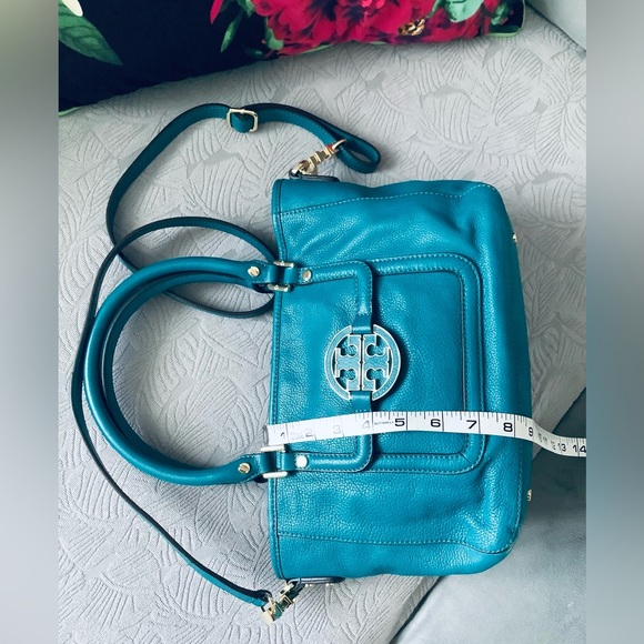 Stunning TORY BURCH AMANDA bag 💙💙💙
